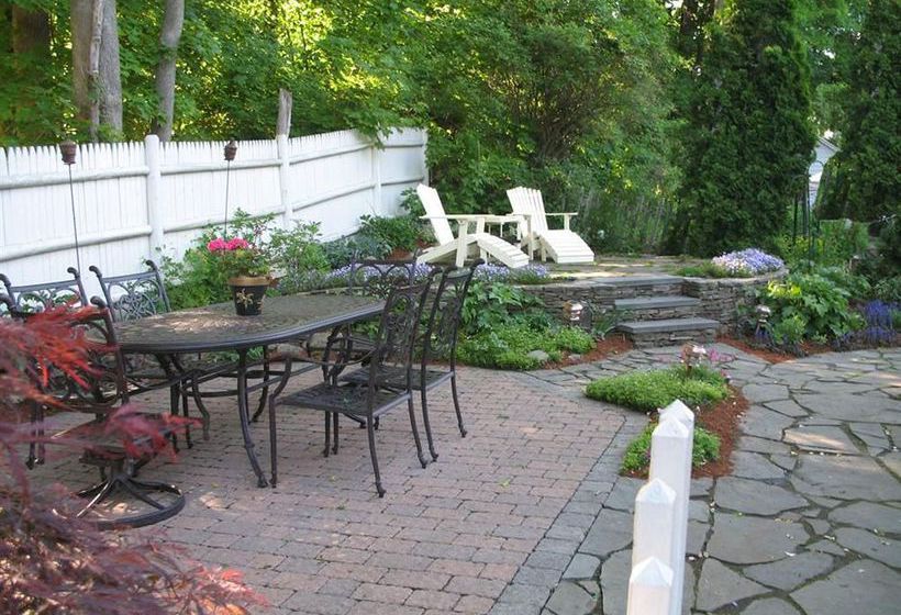 The Sleigh Maker Inn Bed And Breakfast  | Westborough | Massachusetts | United States 4