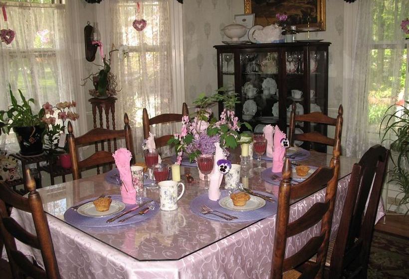 The Sleigh Maker Inn Bed And Breakfast  | Westborough | Massachusetts | United States 5