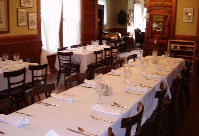 Bed and Breakfast Woodbine Hotel And Restaurant Madisonville Texas