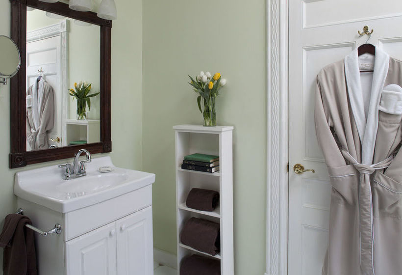 Brewster House Bed & Breakfast  | Freeport | Maine | United States 6