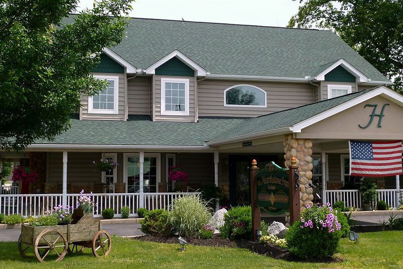 Bed and Breakfast Hearthstone Inn & Suites 