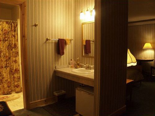 Coyote Blues Village Bed And Breakfast  | Rapid City | South Dakota | United States 6