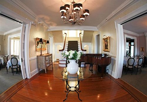 Hotel Peter Shields Inn 