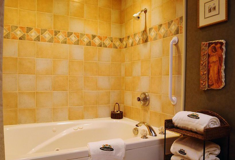 Hidden Garden Cottages Bed & Breakfast  | Saugatuck | Michigan | Hotel negli Stati Uniti