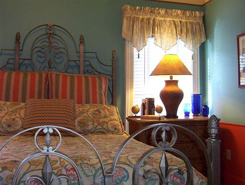 Hidden Garden Cottages Bed & Breakfast  | Saugatuck | Michigan | Hotel negli Stati Uniti 2