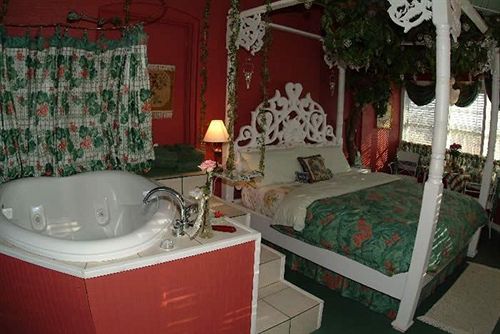 Lockheart Gables Romantic B&b  | Fort Worth | Texas | United States 2