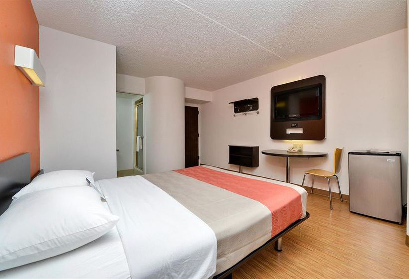 Motel 6 Plano - Preston Point  | Plano | Texas | United States 8