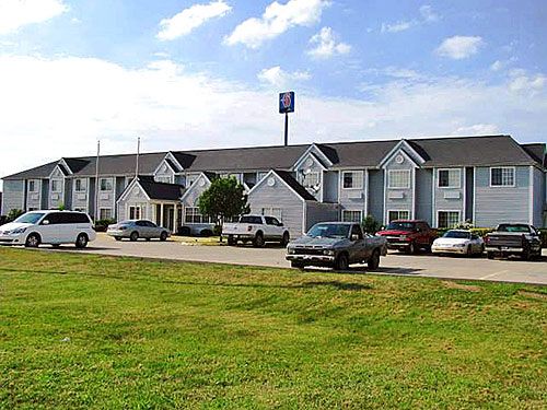 Motel 6 Mcalester