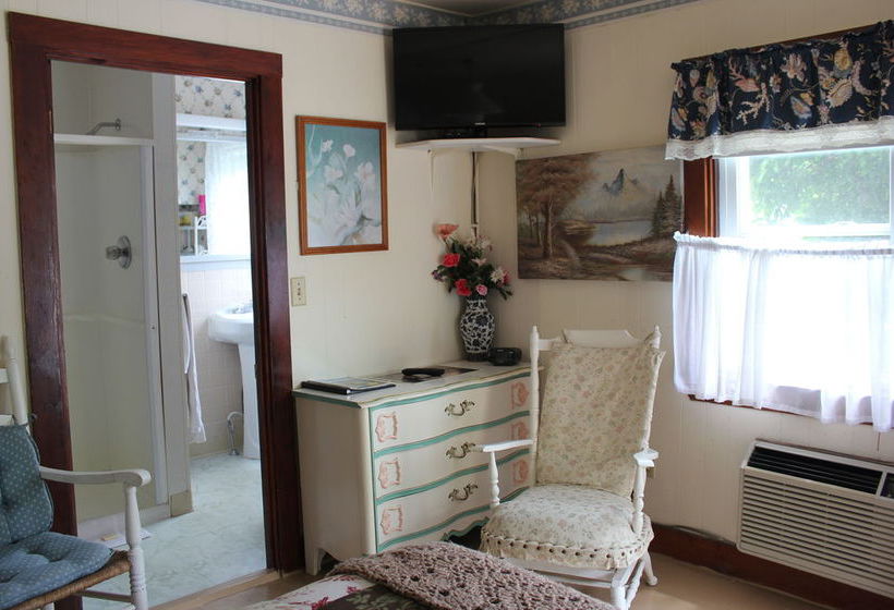 Bed and Breakfast Sea Breeze Inn  | Hyannis | Massachusetts | United States 1