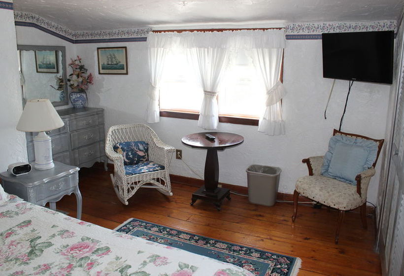Bed and Breakfast Sea Breeze Inn  | Hyannis | Massachusetts | United States 2