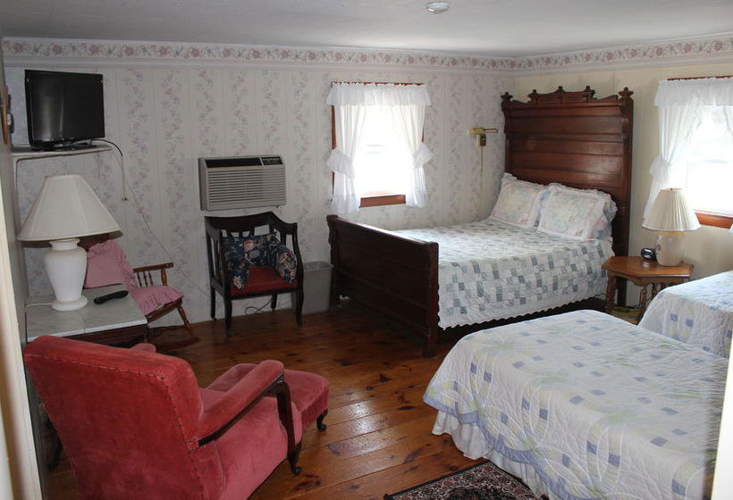 Bed and Breakfast Sea Breeze Inn  | Hyannis | Massachusetts | United States 3