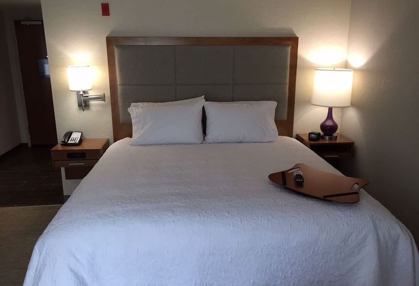 Hotel Hampton Inn & Suites Knoxville Papermill Drive  | Knoxville | Tennessee | United States 5