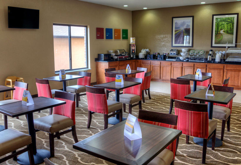 Hotel Comfort Suites  | Plymouth | Indiana | United States 2