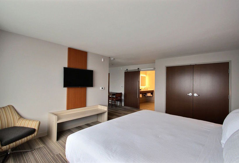 Hotel Holiday Inn Express & Suites Fond Du Lac  | Fond du Lac | Wisconsin | United States 15