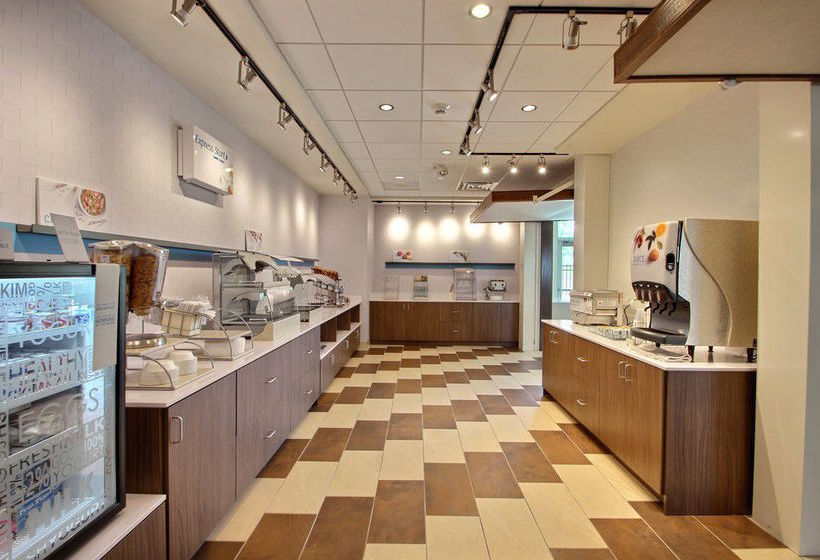 Hotel Holiday Inn Express & Suites Fond Du Lac  | Fond du Lac | Wisconsin | United States 3