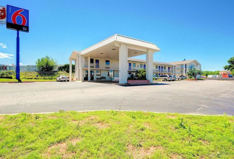 Motel 6 Oklahoma City North Frontier City  | Oklahoma City | Oklahoma | United States 12