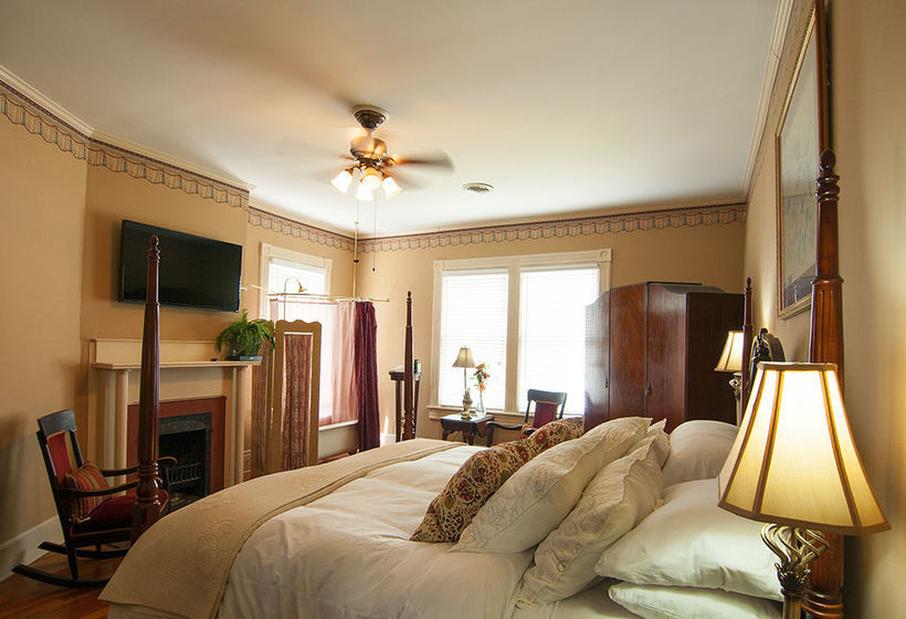 Bed and Breakfast Antebellum Inn  | Milledgeville | Georgia | United States 8