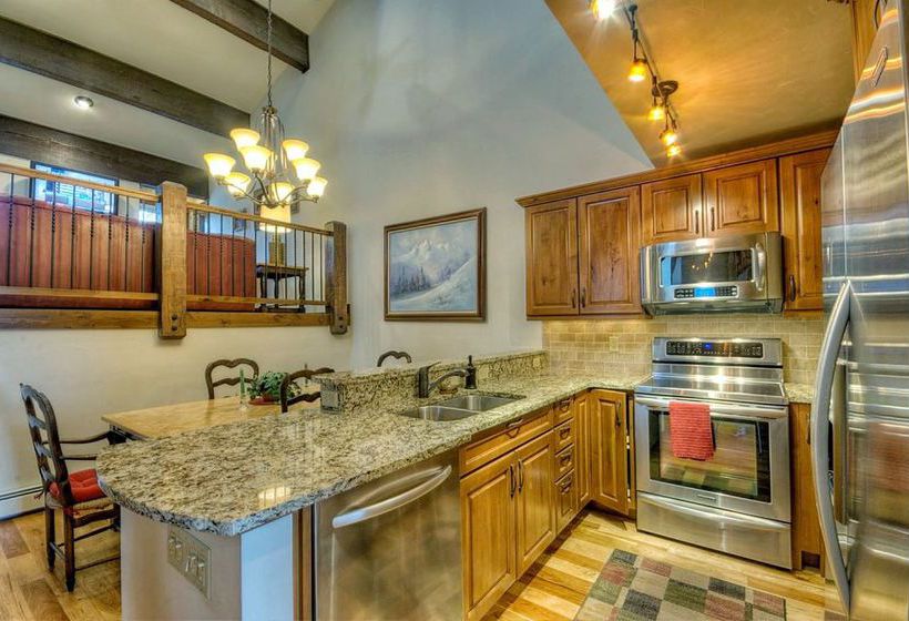 Hotel Moraine By Retreatia  | Steamboat Springs | Colorado | United States 17