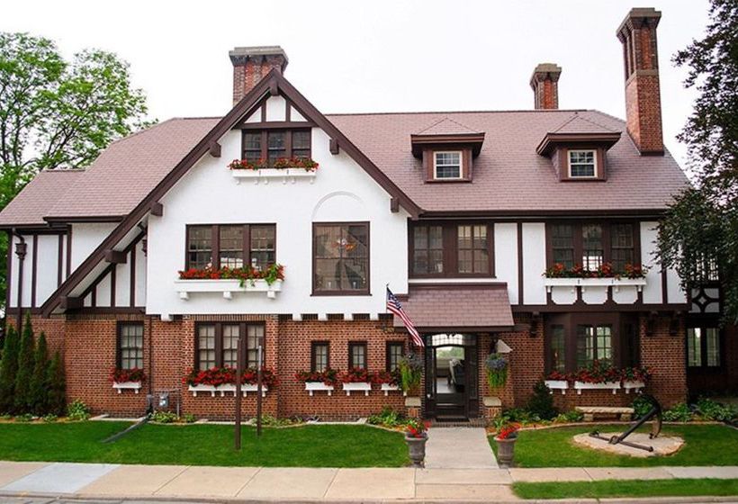 Bed and Breakfast Lochnaiar Inn  | Racine | Wisconsin | United States 3