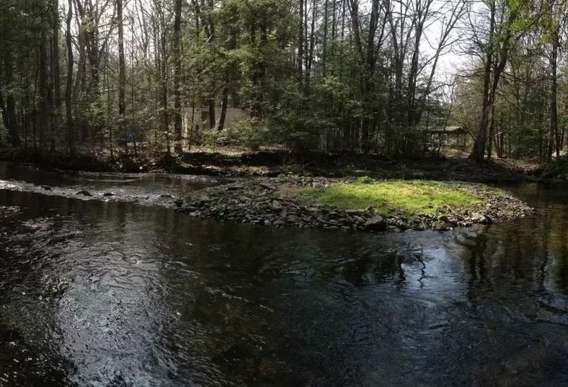 Hotel Lodge On Moonlight Drive  | Stroudsburg | Pennsylvania | United States 1