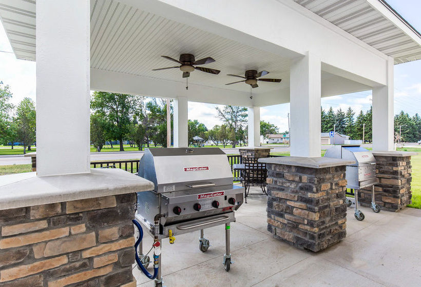 Hotel Mainstay Suites Sidney