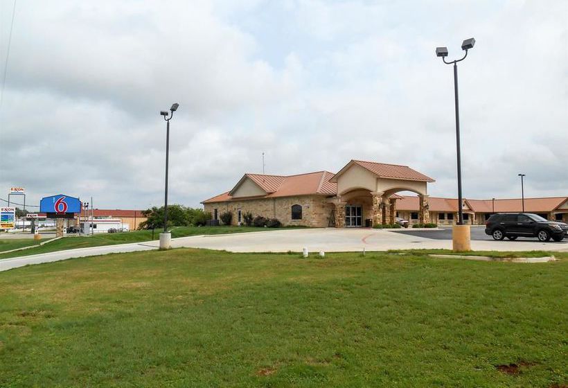 Motel 6 Floresville Tx  | Floresville | Texas | United States 6