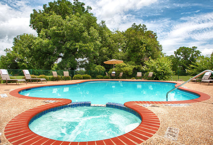 Hotel Quality Inn & Suites Garland - East Dallas  | Garland | Texas | United States 12