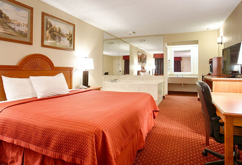 Hotel Quality Inn & Suites Garland - East Dallas  | Garland | Texas | United States 4