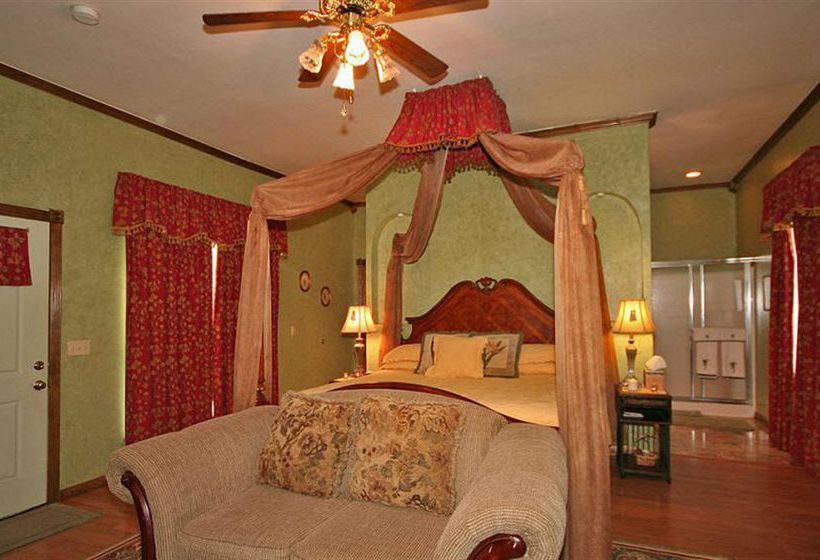 Whispering Pines Bed & Breakfast  | Norman | Oklahoma | United States 10