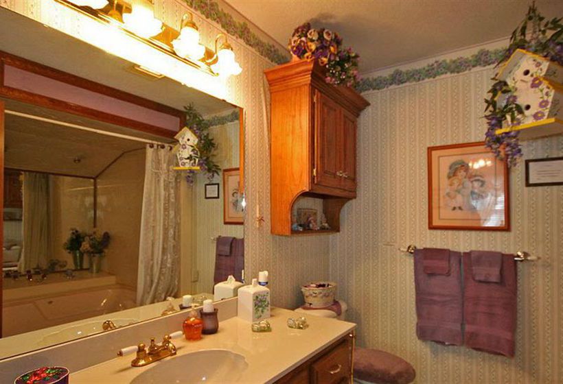 Whispering Pines Bed & Breakfast  | Norman | Oklahoma | United States 11