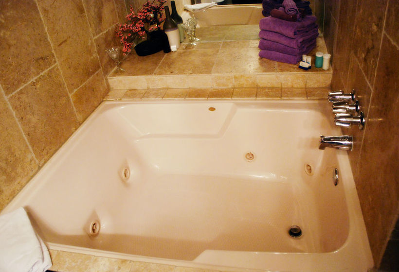 Whispering Pines Bed & Breakfast  | Norman | Oklahoma | United States 19