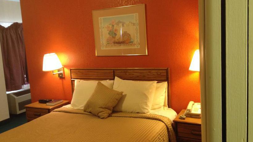 Hotel America's Best Inn and Suites Emporia 