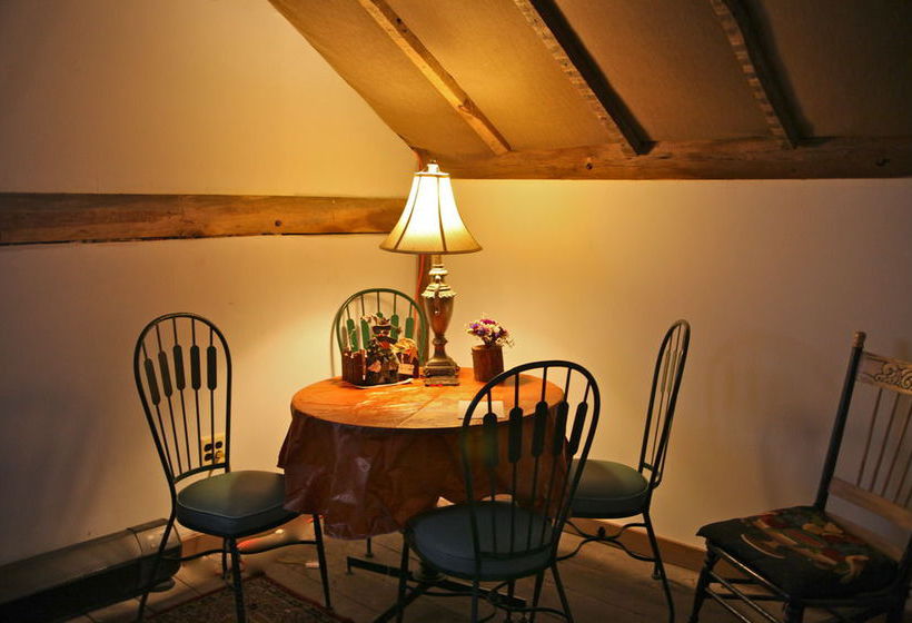 Bed and Breakfast Brook Falls Farm 