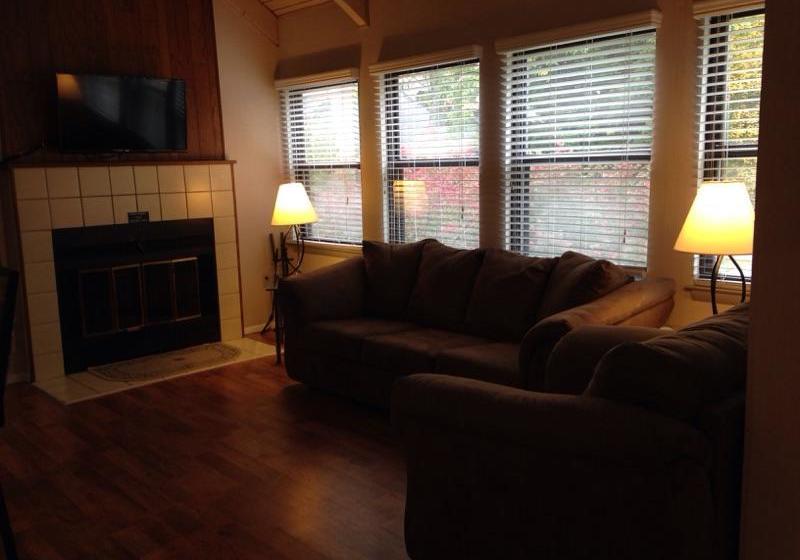 Eagle Village Resort & Chalet  | Bushkill | Pennsylvania | United States 1