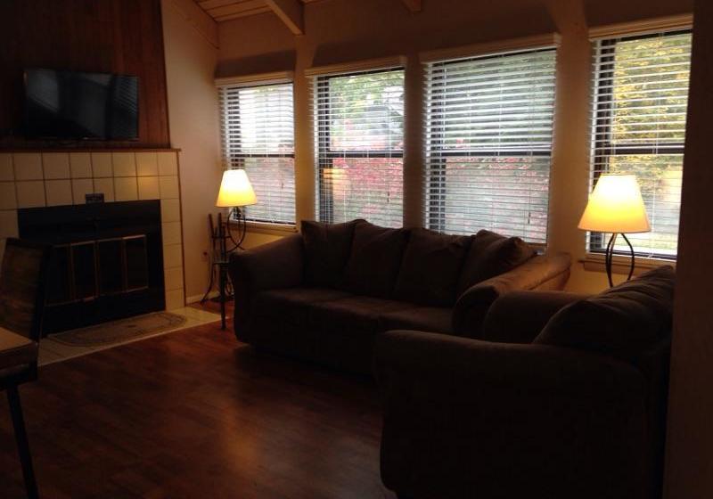 Eagle Village Resort & Chalet  | Bushkill | Pennsylvania | United States 3