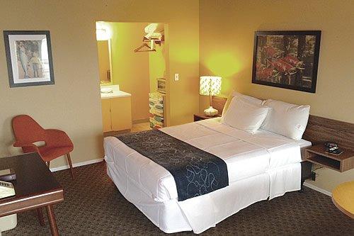 Atomic Motel  | Astoria | Oregon | United States 2