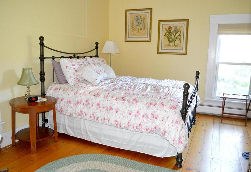 The Farm House Bed And Breakfast  | Stowe | Vermont | United States 3