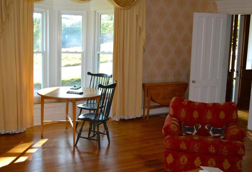 The Farm House Bed And Breakfast  | Stowe | Vermont | United States 8