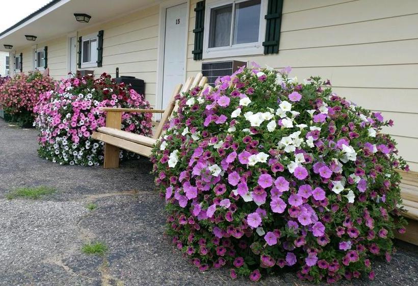 Sunset Motel Of St. Ignace  | St. Ignace | Michigan | United States 1