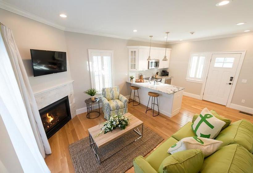 Resort The East Island Reserve 