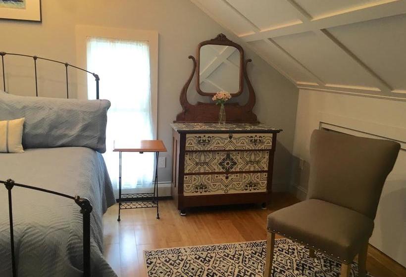 Chesley Road Bed And Breakfast  | Newton | Massachusetts | United States 14