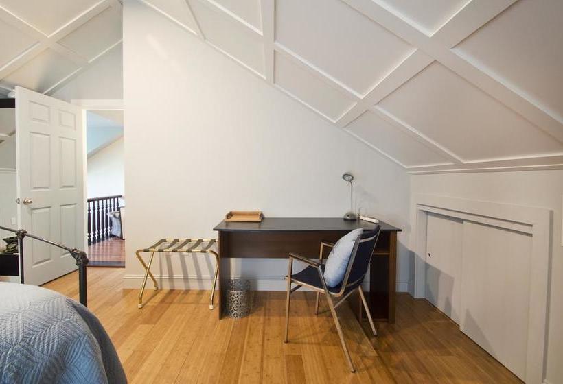 Chesley Road Bed And Breakfast  | Newton | Massachusetts | United States 15