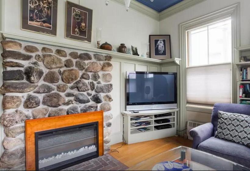 Chesley Road Bed And Breakfast  | Newton | Massachusetts | United States 7