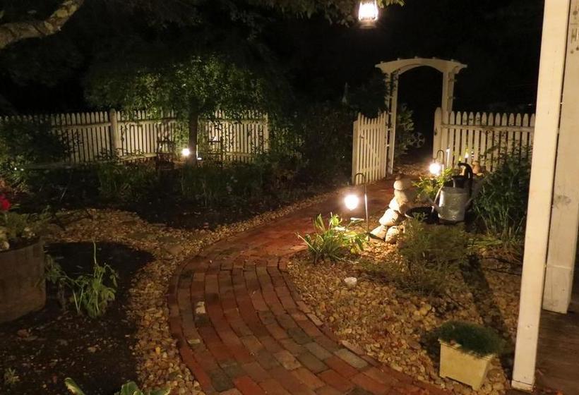 Timber Post Bed & Breakfast  | Nashua | New Hampshire | United States 14