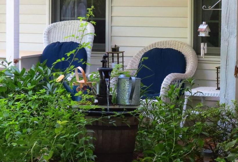 Timber Post Bed & Breakfast  | Nashua | New Hampshire | United States 15