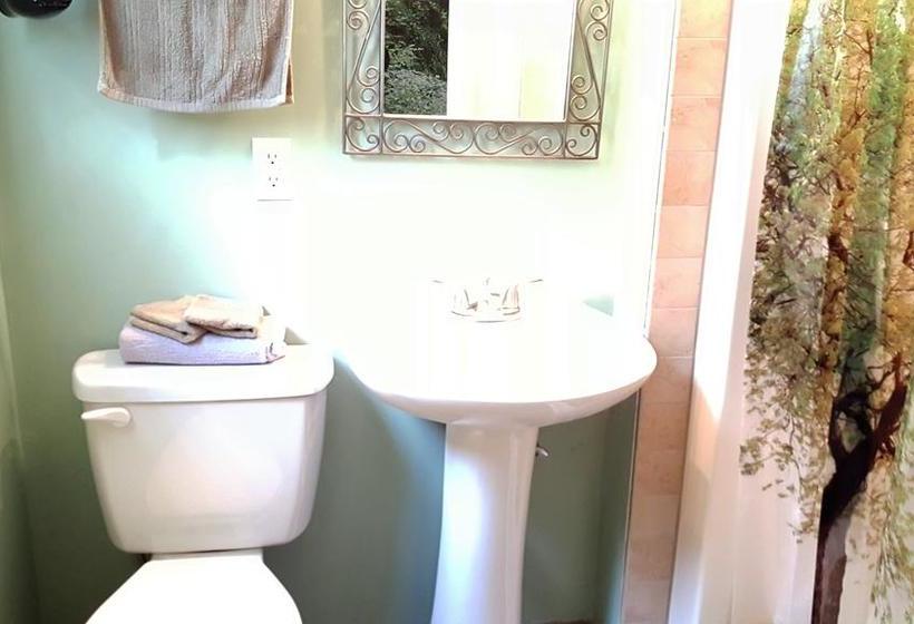 Motel Bear Cove Inn  | St. Ignace | Michigan | United States 15