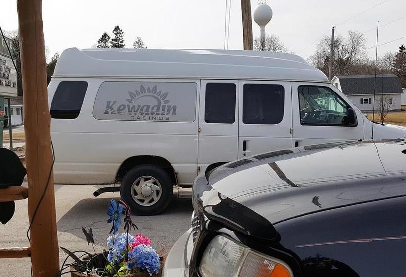 Motel Bear Cove Inn  | St. Ignace | Michigan | United States 8