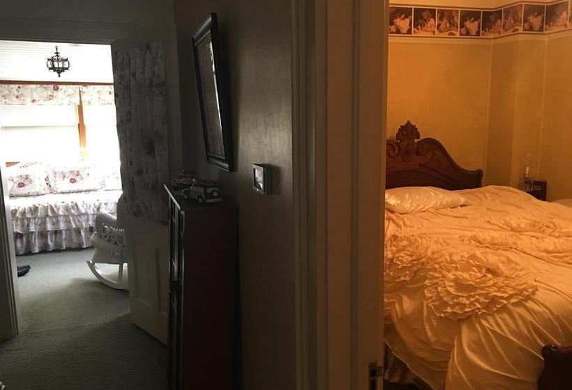Queen Anne Bed And Breakfast  | Nevada | Iowa | United States 1