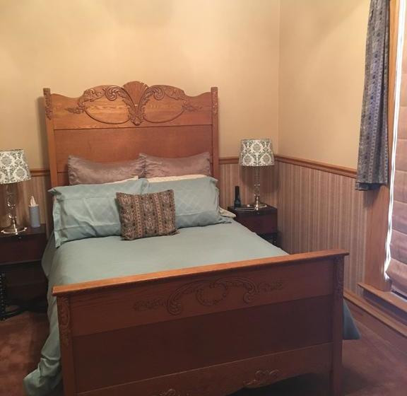 Queen Anne Bed And Breakfast  | Nevada | Iowa | United States 3
