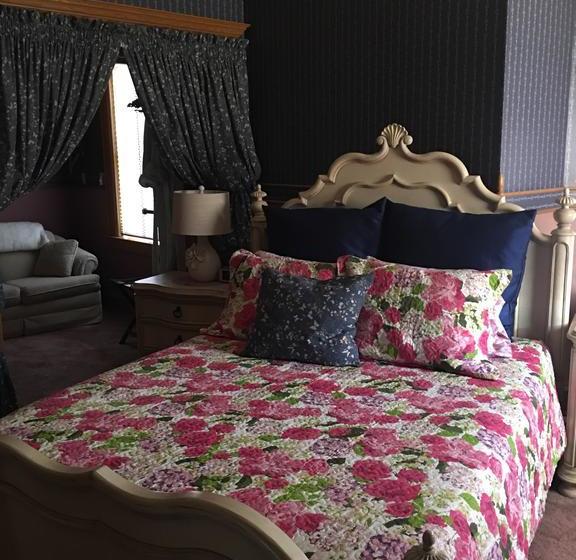 Queen Anne Bed And Breakfast  | Nevada | Iowa | United States 8